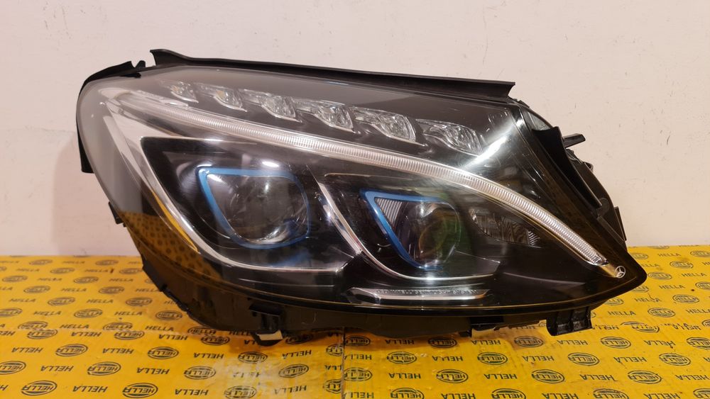 Far dreapta full led adaptiv ILS Mercedes C w205 hybrid albastru
