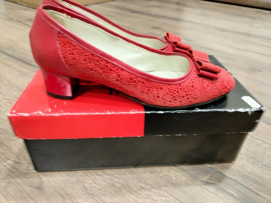 Pantofi rosii dama | piele | toc 3 cm | marime 38
