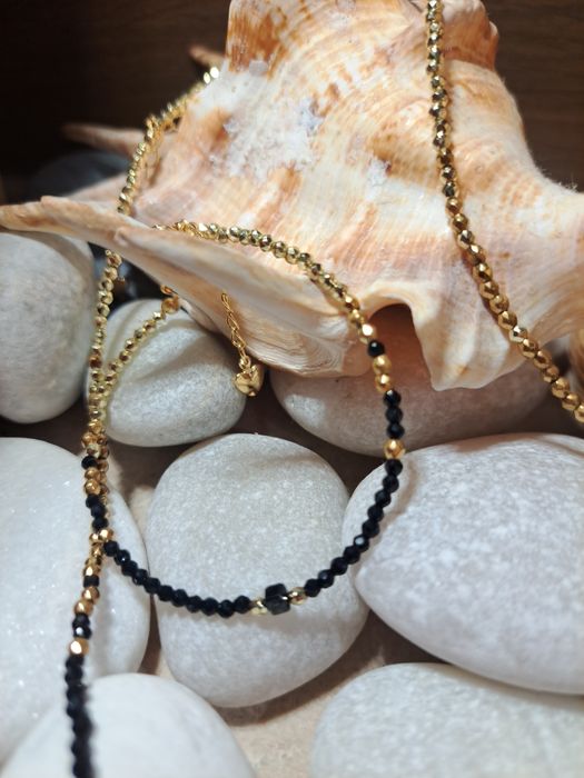 Гривни и колиета с ест. перли и ест. камъни