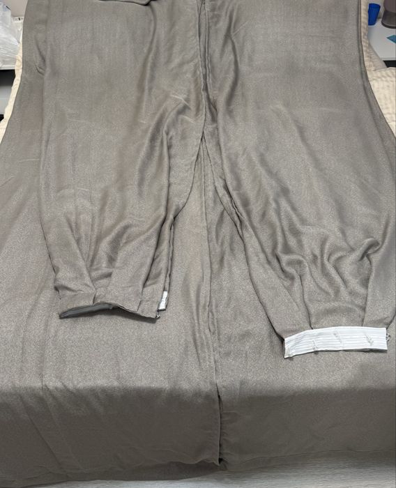 Портьеры из антивандальной ткани цвета каппучино.