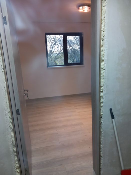 Zugrav particular. Execut lucrări la domiciliul clientului, zugrăveli, lavabila, glet, reparații pereți, glafuri, parchet, gresie, faianță, detalii tf