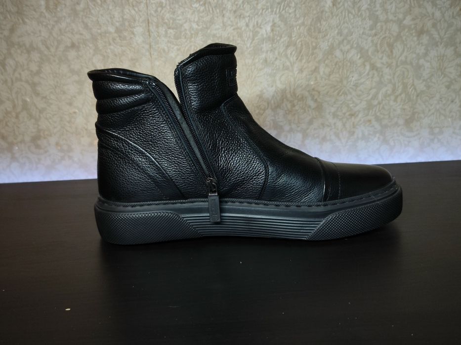 Нови кожени обувки Baldinini в черно