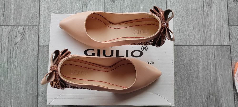 Pantofii de firmă GIULIO