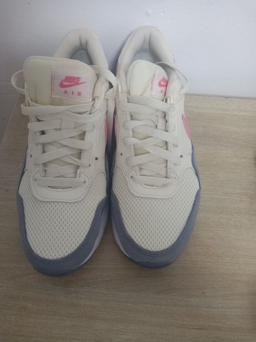 Adidas Nike dama 40,5