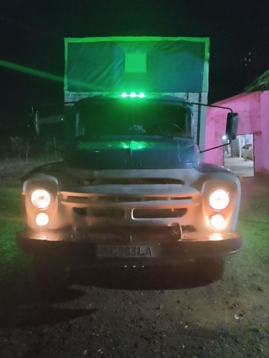 Zil bortavoy srochna sotiladi