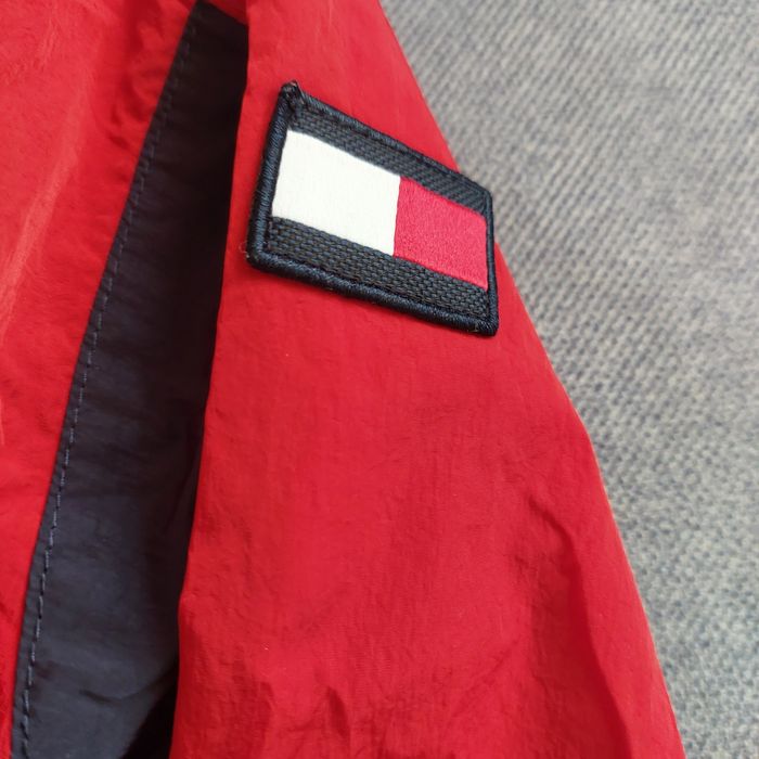 Детско оригинало  яке Tommy Hilfiger