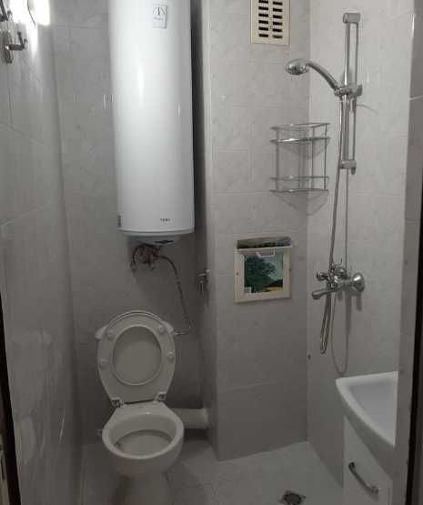 Дава се под наем Тристаен апартамент в Бургас, Център - 100 кв.м за 242.25 € - Снимка #8