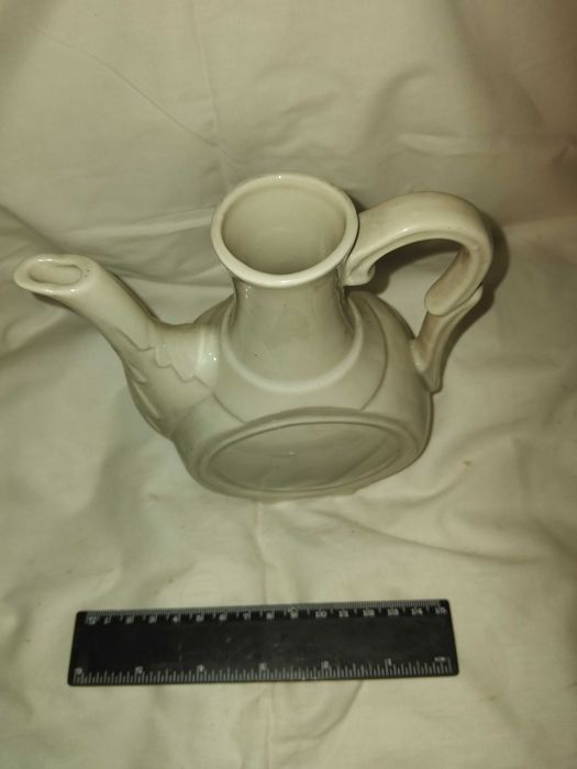 Продавам порцеланова кана.