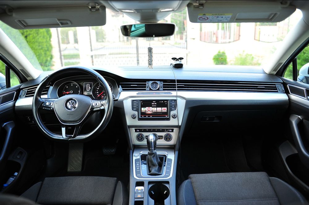 W Passat B8 190cp Faruri matrix