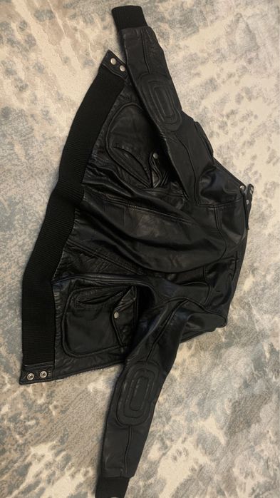 Geaca moto , stare exceptionala nota 10 far rupturi zgarieturi .