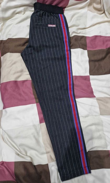 Детски панталон с кант