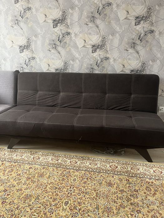 Продаю диван для гостинной
