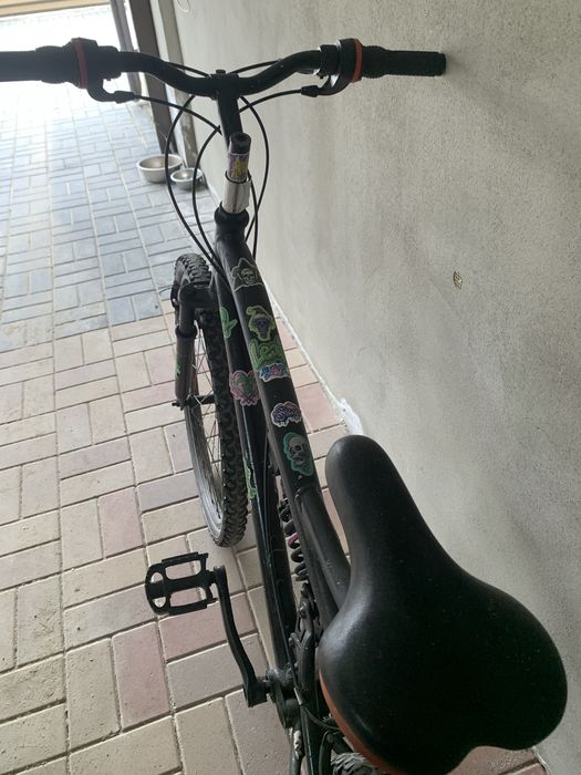 Bicicleta full suspension .