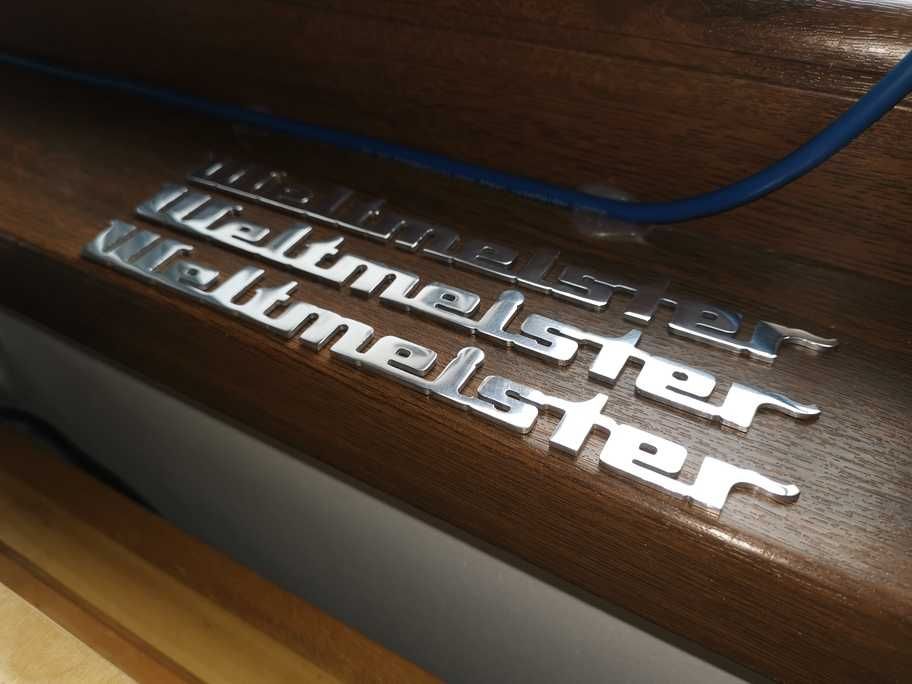 Scris Weltmeister Metalic pt.  Weltmeister Cantora