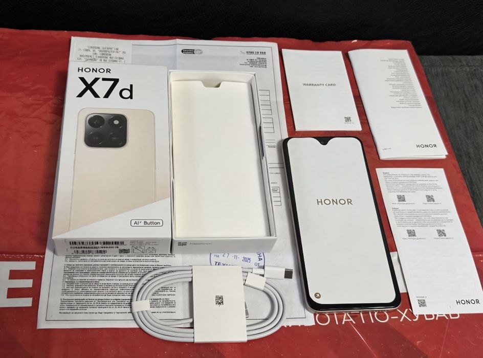 ЧИСТО НОВ 256GB Honor X7d Гаранция Технополис 2027г. Desert Gold