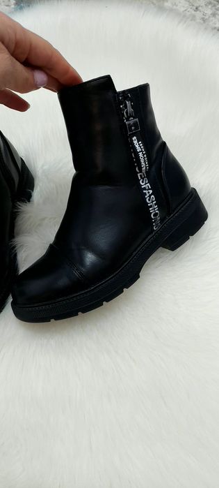 Ghetuțe fetița 32(20 cm interior)