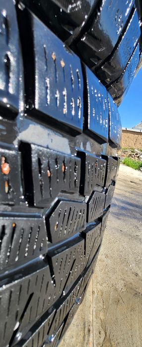 Продам Шины от Lexus LX570 20-размер