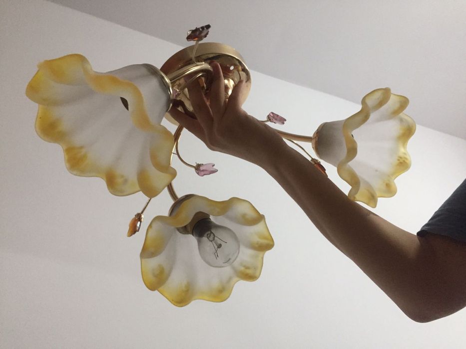 Люстры и бра