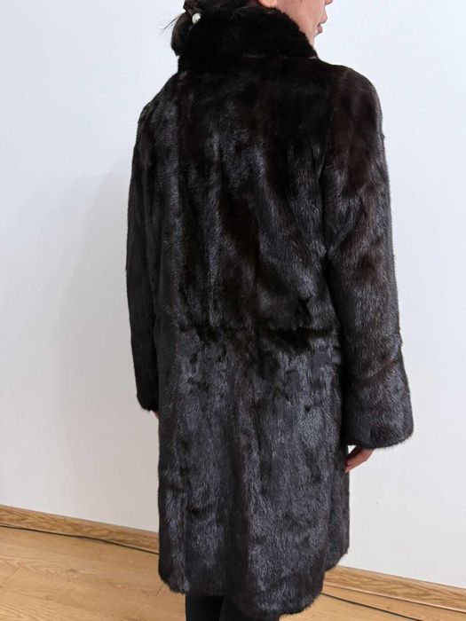 Продам норковую шубу