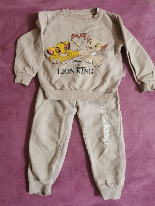 Продам костюм zara