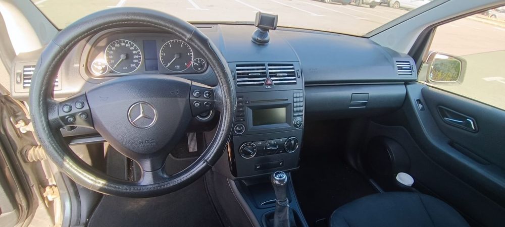 Vand Mercedes-Benz A180