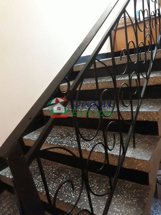 Половината от двуетажна къща в Стария град на Несебър,188 кв. м + двор