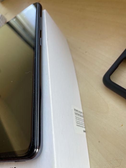 Samsung Galaxy A52s 5G 128 GB  /+ зарядно с кабел, кутия и калъф /