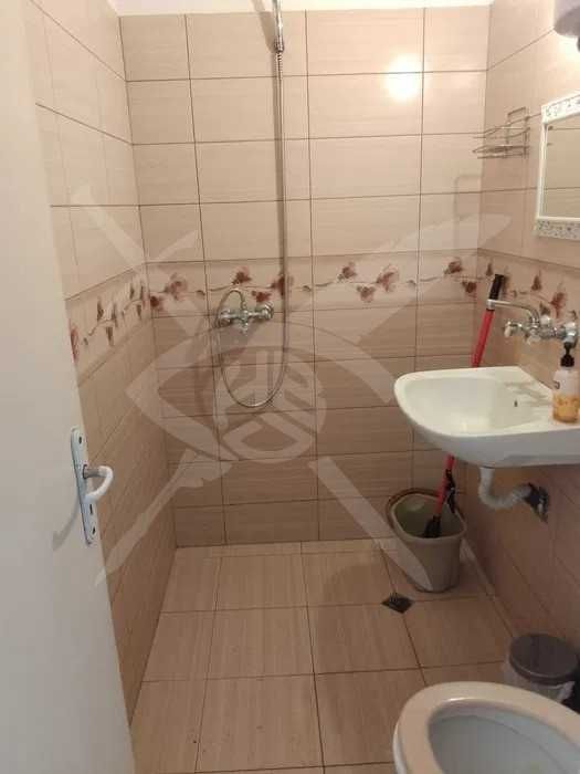 Дава се под наем Едностаен апартамент в Варна, Център - 28 кв.м за 210 € - Снимка #3