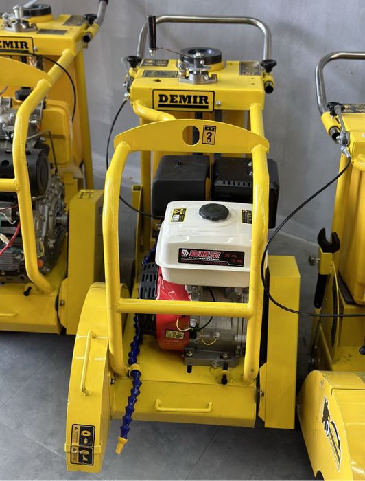 Asfalterez Asfaltarez betonarez bitonarez asfalt kesadigan