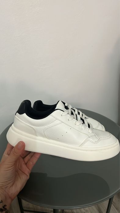 Adidasi  baiat zara 35