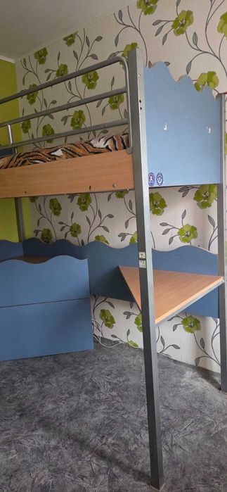 Детско двуетажно легло с ракла и плот-бюро