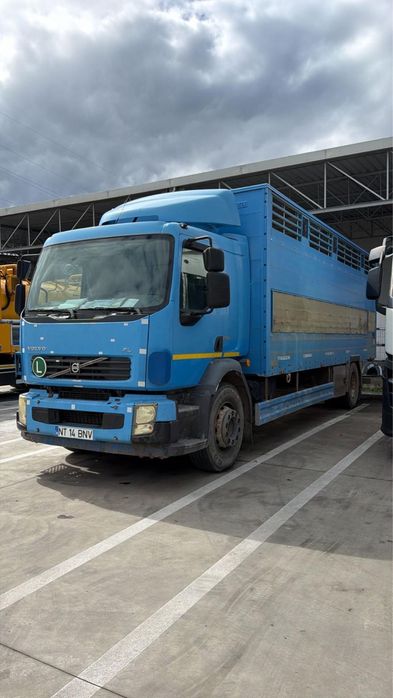 dezmembrez volvo FL 2008