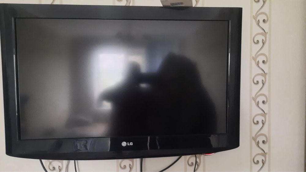 Продам телевизор LG