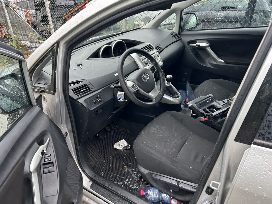 Toyota Verso Бензин 2012г ЗА ЧАСТИ!