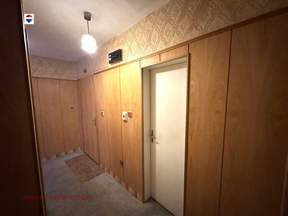 Тристаен апартамент за продажба кв. Дружба 2
