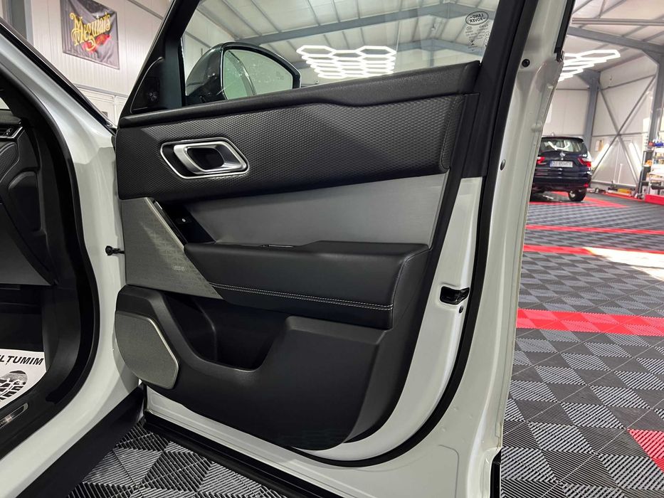 Range Rover Velar D300 SE / 300 CP. R-Dynamic. Cumpărat 0 Km - România