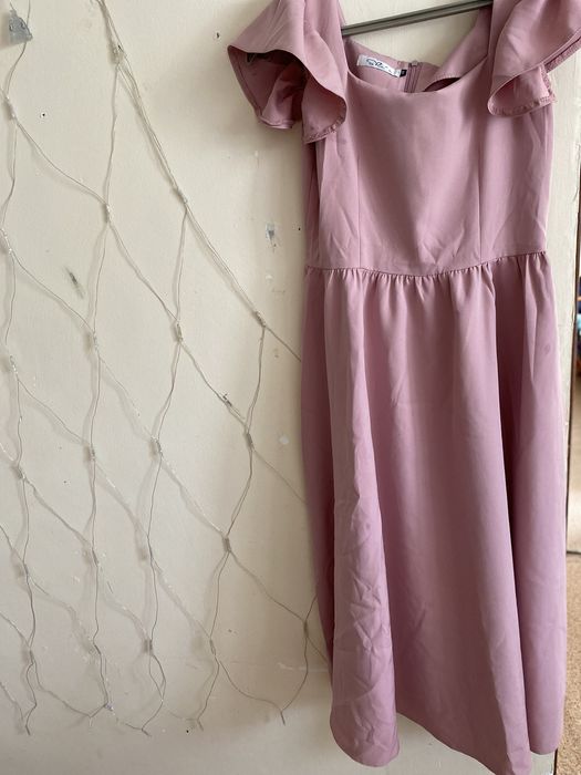 Недорого  платье  срочно  продам