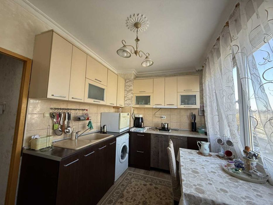 Двустаен апартамент до Ритейл Парк Кючук Париж