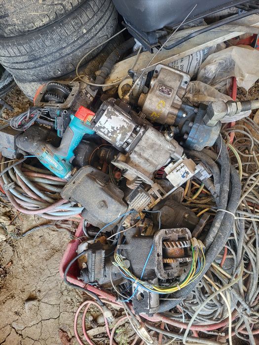 Pompă basculare electrică și pe cutie