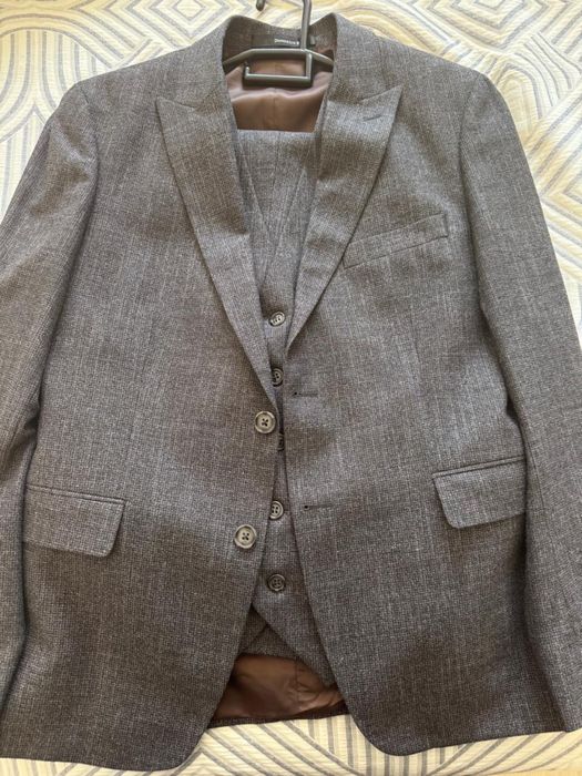 Костюм- тройка, б/у