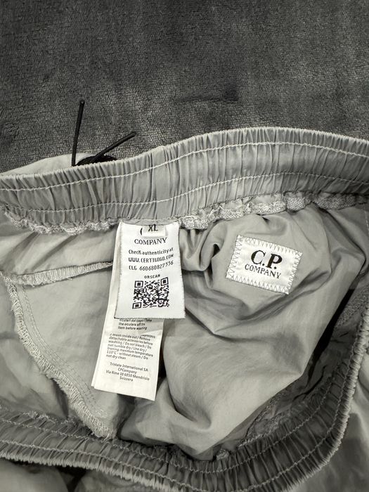 Супер запазени къси панталони C.P company