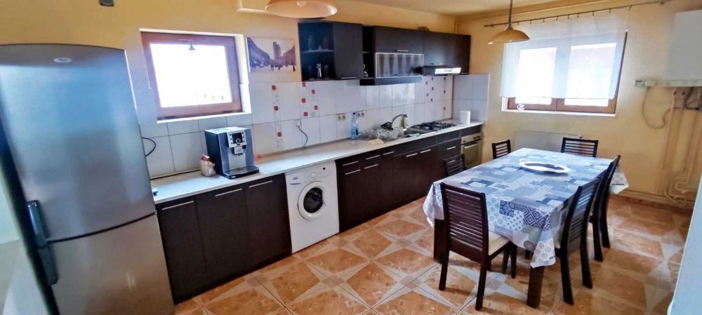 Apartament frumos și spațios de inchiriat
