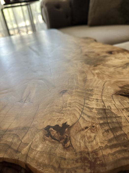 Холна маса от масив орех с епоксидна смола