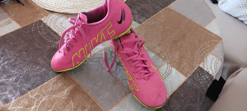 Бутонки за футбол