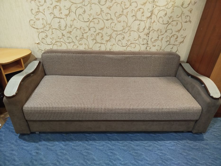 Продам 2 дивана в отличном состоянии.