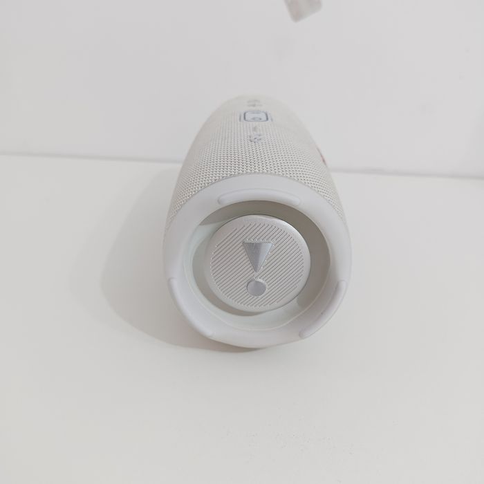 JBL Charge 5 white