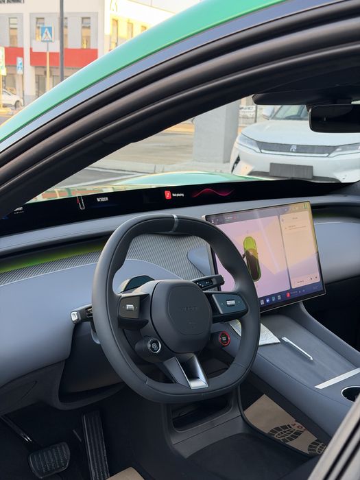 Xiaomi YU7 Max v nalichii