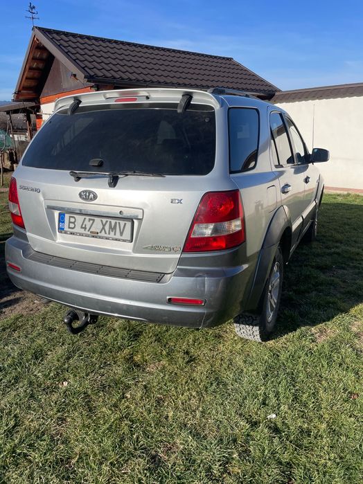 Vînd Kia Sorento 4x4 argintie