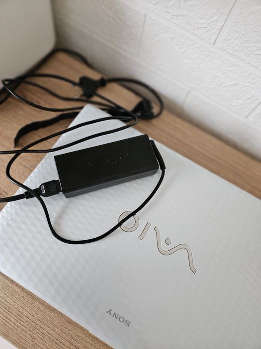 Sony VAIO 16 GB RAM VPCEH 15.6" Intel Core i3-2330M, 2.20 GHz