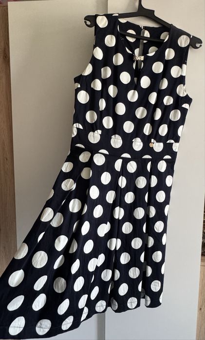 Официална рокля на Lucy